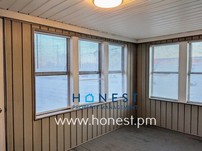 Building Photo - 83 Kennedy Memorial Dr