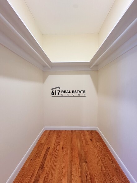 Building Photo - 2018 Commonwealth Ave