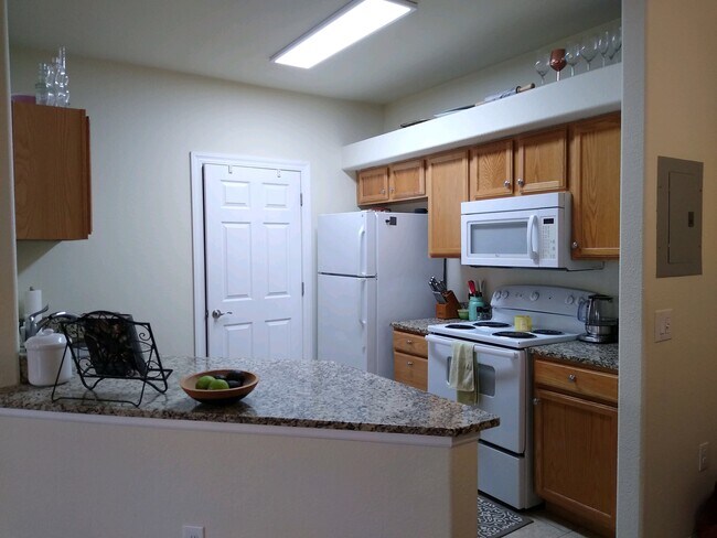 Building Photo - 6021 Castlegate Dr W