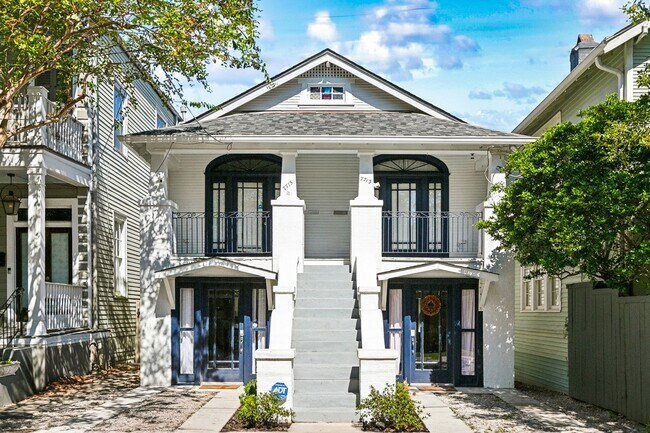 Building Photo - Charming Duplex in the Heart of Uptown New Orleans