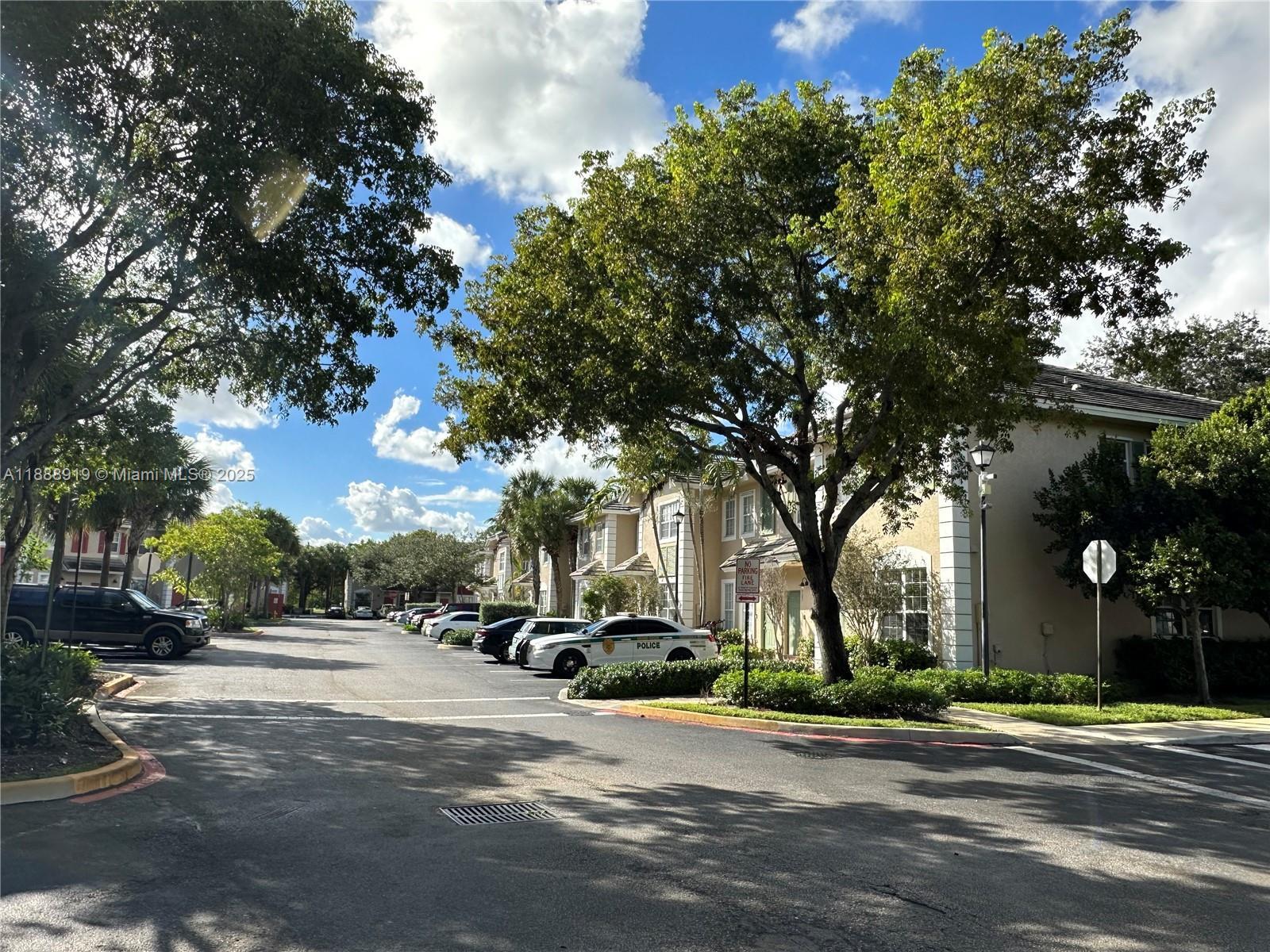 Building Photo - 661 NW 42nd Ave