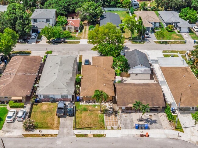 Building Photo - 5742 Garfield St