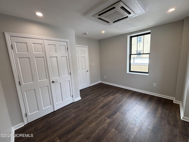 Building Photo - 21 Mechanic St