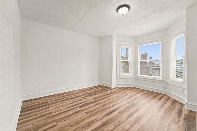 Building Photo - 1213 N 60th St