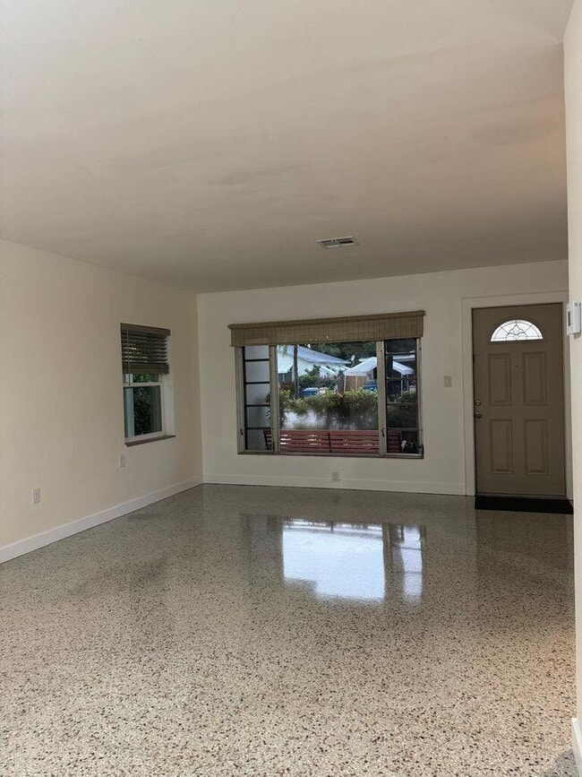 Building Photo - 233 24th St