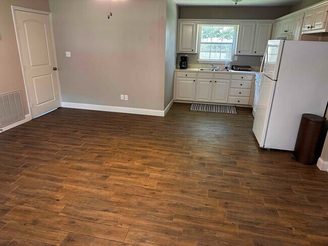 Building Photo - 11773 County Rd 140