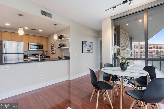 Building Photo - 2001 15th St N