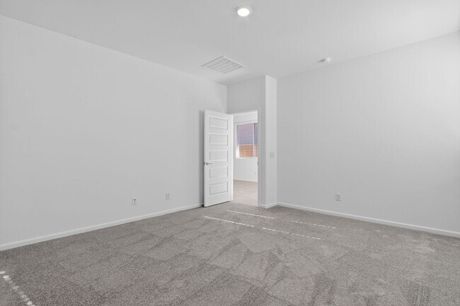 Building Photo - Modern 3BR Living with Resort-Style Amenities in Magma Vista Ranch