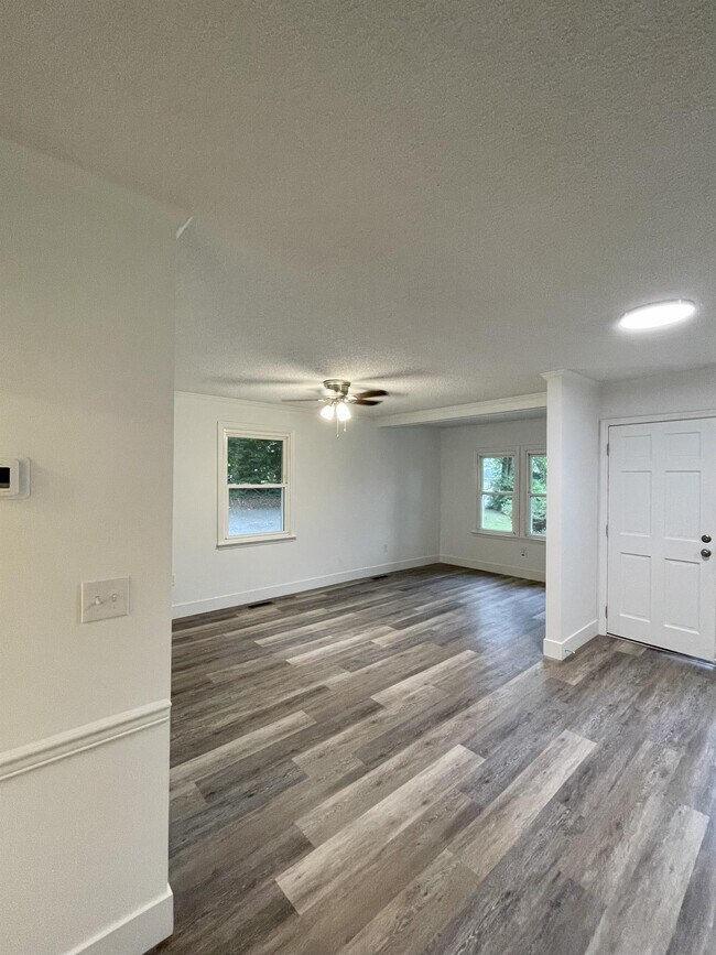 Building Photo - 51 Allen Ave