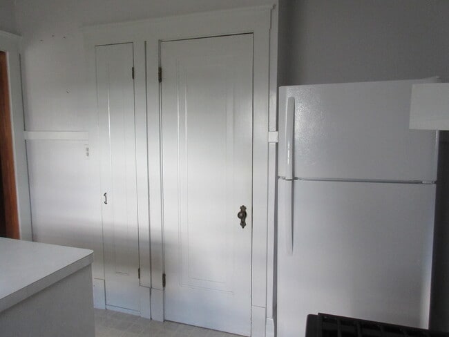 Building Photo - 2615 Taylor Ave