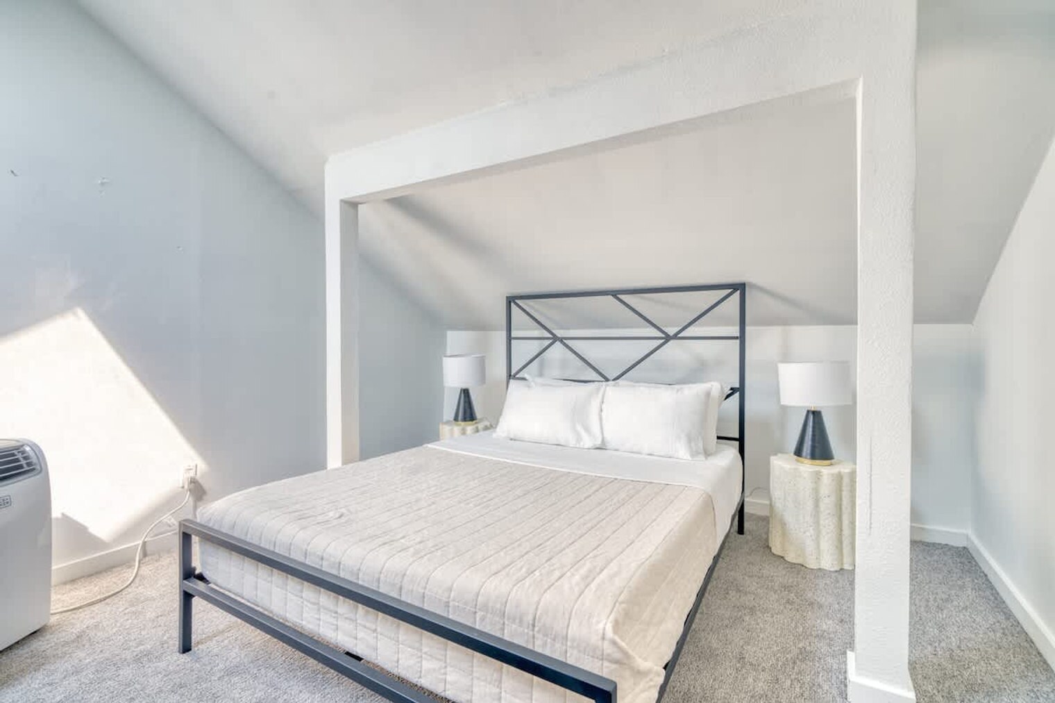 Building Photo - 2215 SE Powell Blvd