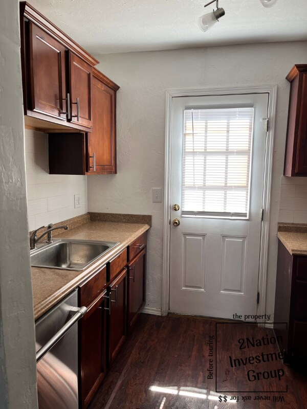 Building Photo - 2924 Pioneer Ave