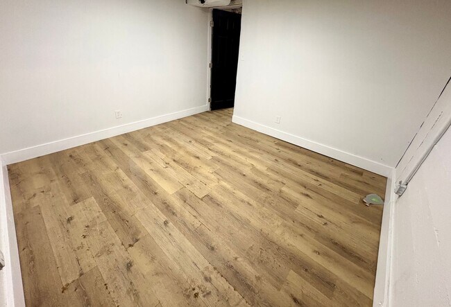 Building Photo - 2-4 Bedroom 1 Bathroom Home