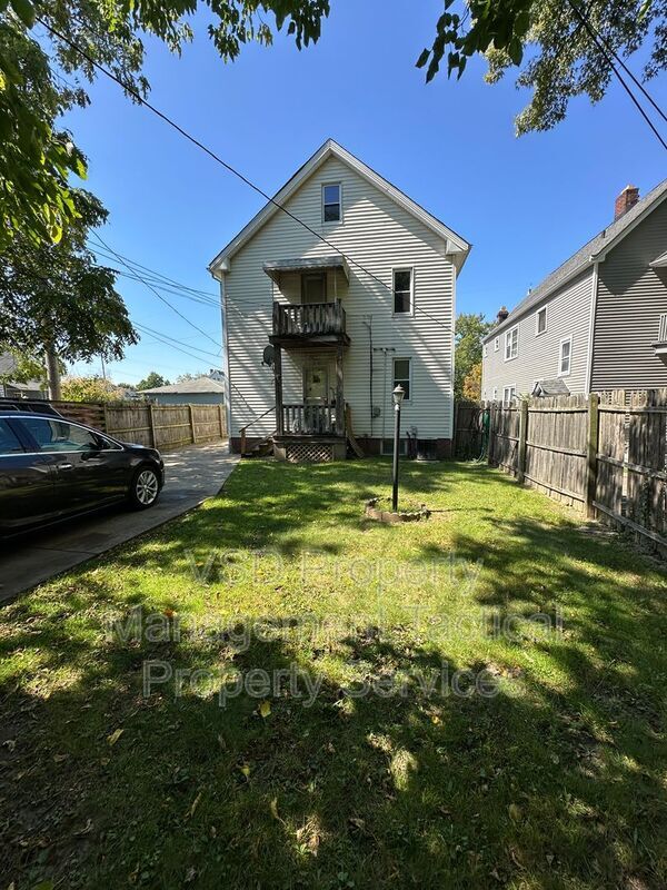 Building Photo - 4165 E 111th St