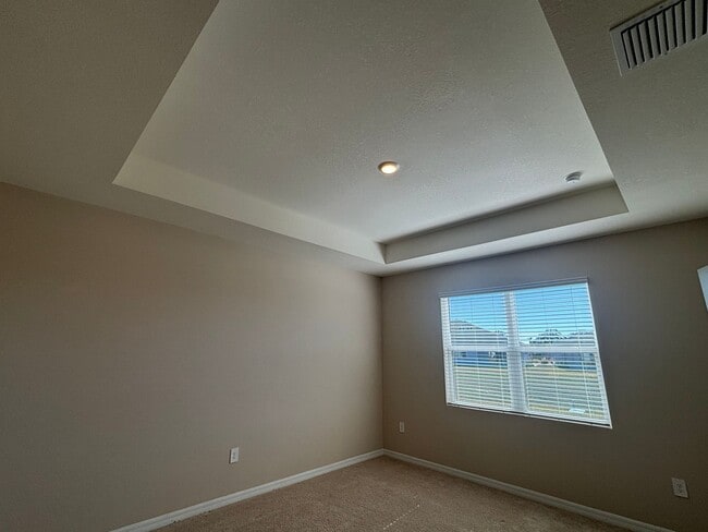Building Photo - Charming House with tons of Amenities (all...