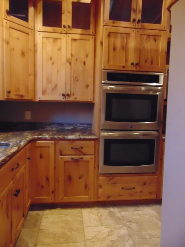 Building Photo - Majestic 3 Bed Mid MO Ranch!