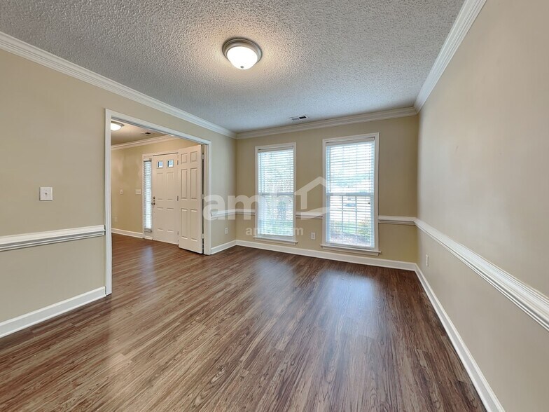 Building Photo - 401 Tar Heel Ln