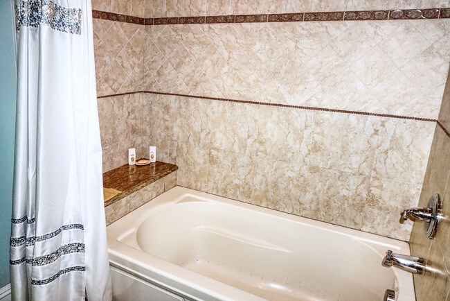 Building Photo - 1363 Oceanview Dr