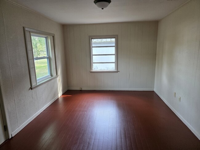 Building Photo - 211 W Main St