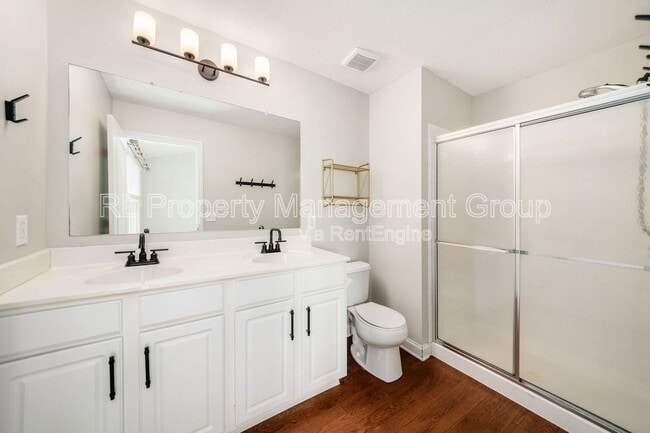 Building Photo - 5964 Woodshire Dr