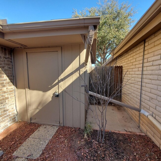 Building Photo - 6321 Alta Vista Rd