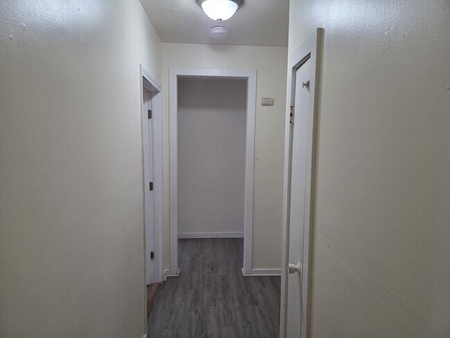 Building Photo - 19 Lunenburg St