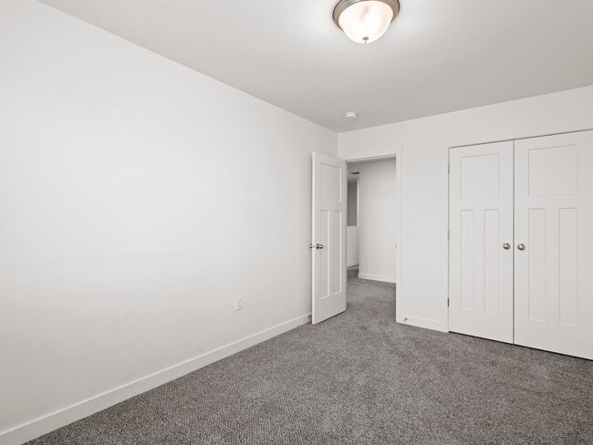 Building Photo - 14911 S Tumble Rock Way