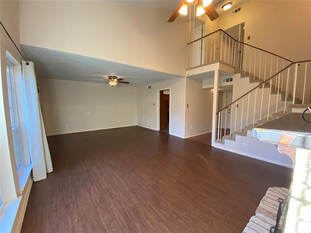 Building Photo - 606 Old Country Rd