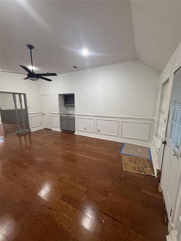 Building Photo - 1009 Village Wood Ct