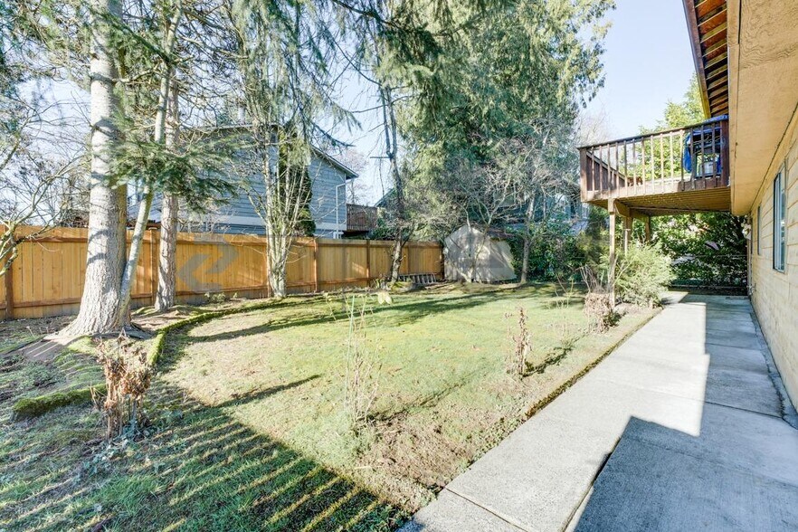 Building Photo - 14325 19th Ave NE