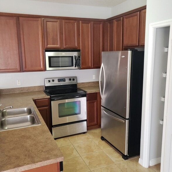 Building Photo - 2771 Oakwater Dr