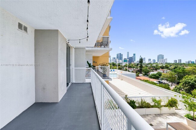 Building Photo - 900 SW 8th St