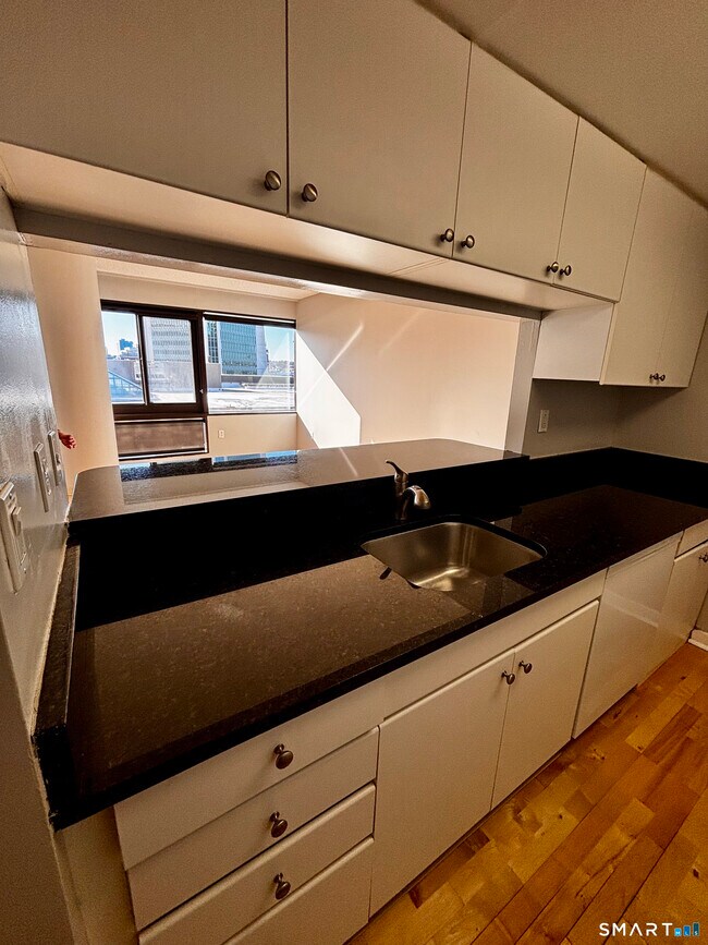 Building Photo - 127 Greyrock Pl