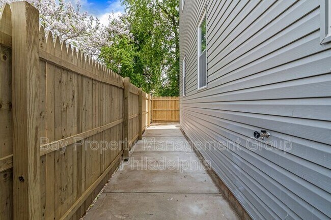 Building Photo - 1823 N Van Pelt St