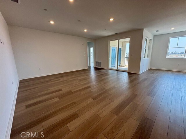 Building Photo - 6136 Valentina Wy