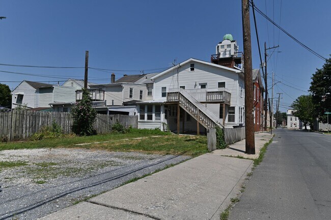 Building Photo - 42 E Locust St