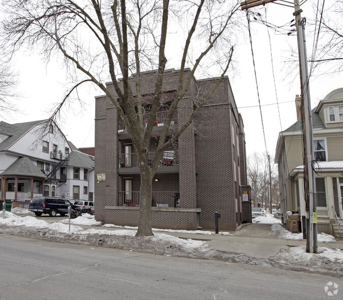 Building Photo - 415 N Henry St