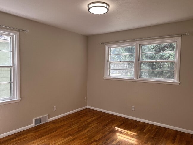 Building Photo - 1247 Avenue F