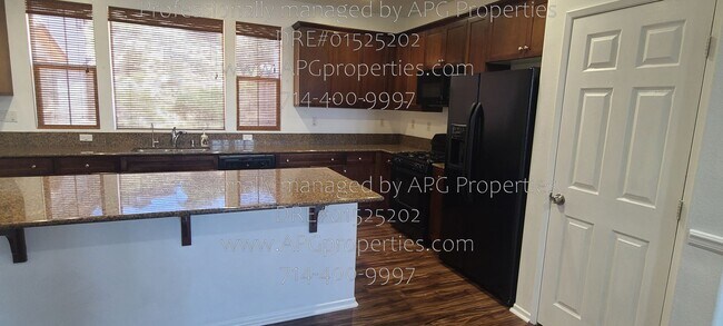 Building Photo - 2008 Montilla St
