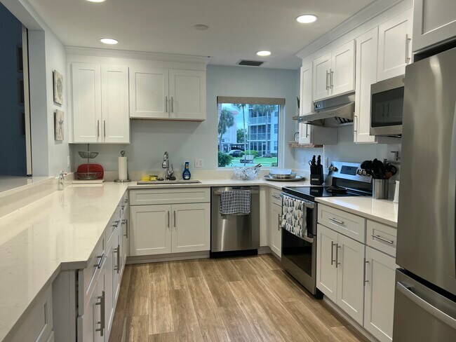 Building Photo - 900 Dogwood Dr