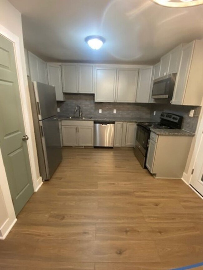 Building Photo - 575 Countrytown Dr