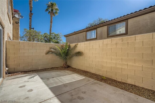 Building Photo - 7700 Almeria St