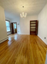 Building Photo - 105 W Elm St