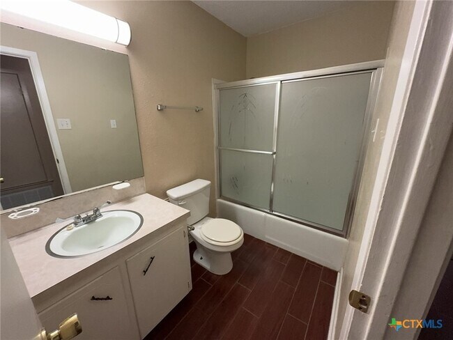 Building Photo - 1013 Kathey Dr