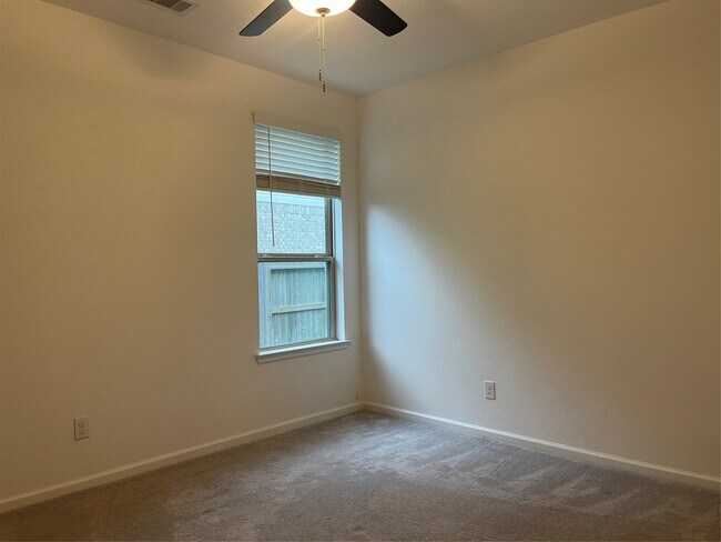 Building Photo - 3708 Rock Ledge Dr