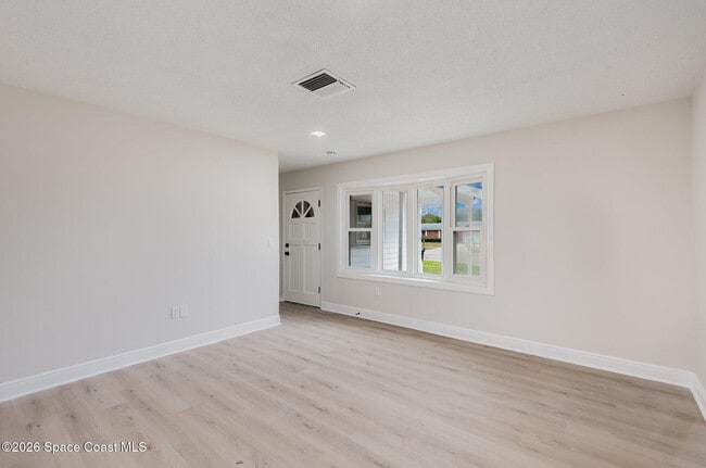 Building Photo - 1650 Leach Cir