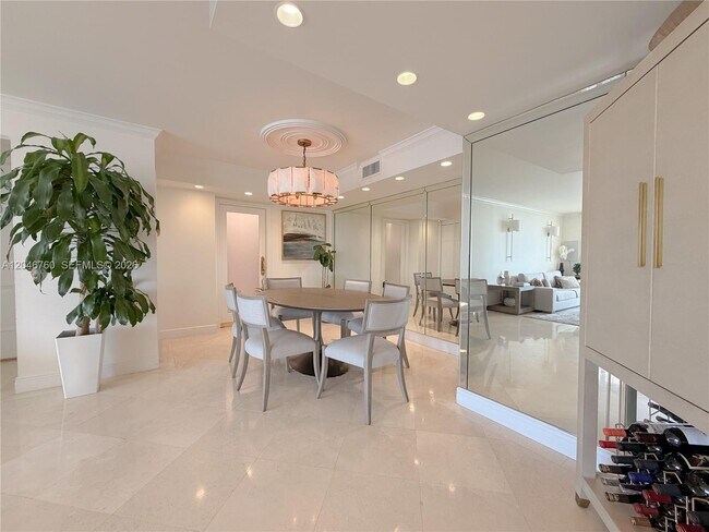 Building Photo - 1111 Crandon Blvd