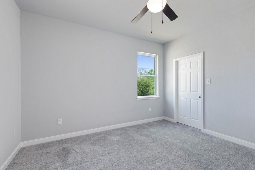 Building Photo - 7655 Ameswood Rd