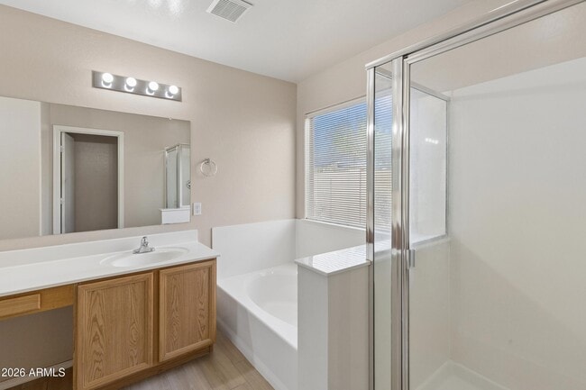 Building Photo - 1576 E Gabrilla Dr