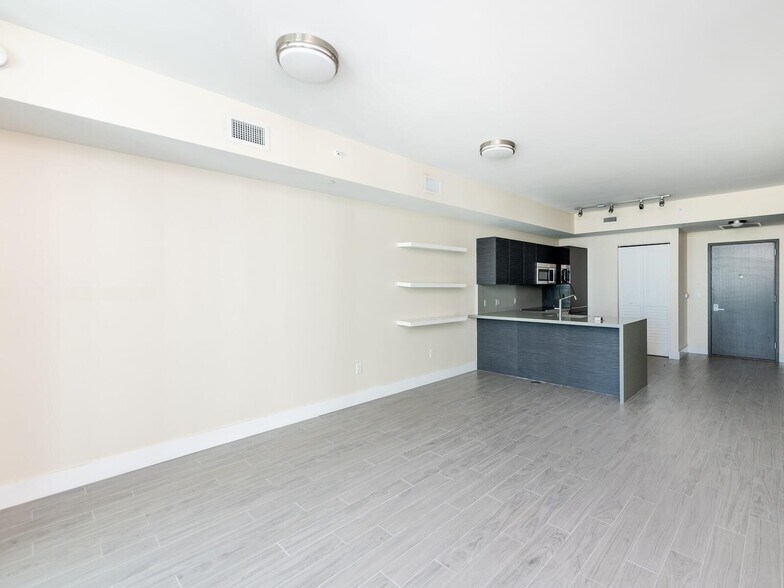 Building Photo - 1080 Brickell Ave